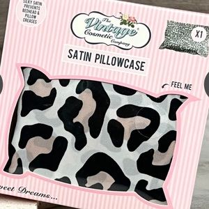 THE VINTAGE COSMETIC COMPANY SATIN PILLOWCASE